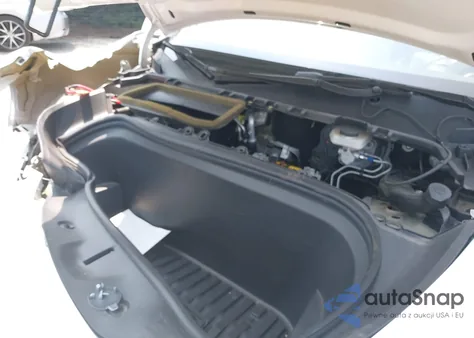 2021 Tesla Model Y Long Range Dual Motor All-Wheel Drive z USA, uszkodzony, nr VIN 5YJYGDEE2MF191938